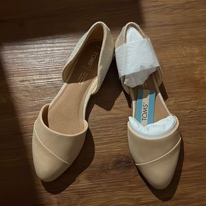 New Toms flats